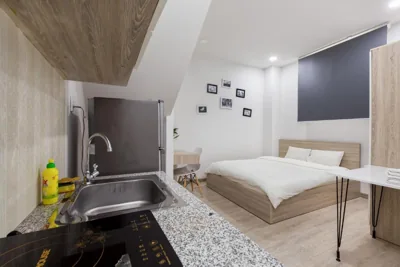 Superior Double Room — Dlux Saigon